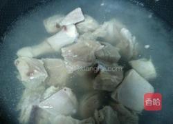 香菇鸡腿汤的做法图解3