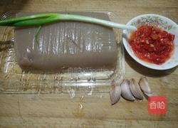 剁椒烧蘑芋豆腐的做法图解1