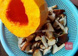 南瓜冬菇鸡肉饭的做法图解1