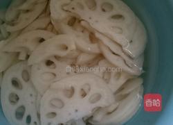 糖醋藕片的做法图解2