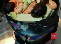 海鲜豆腐白菜砂锅的做法图解6