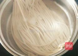 酸辣拌面的做法图解3