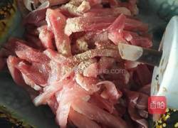 蒜黄炒肉的做法图解5