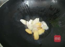 香菇炖鸡腿的做法图解3