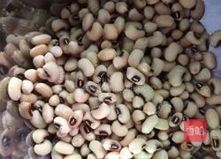 胡萝卜眉豆鸡爪汤的做法图解4