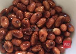 红椒油花生的做法图解1