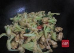 鱿鱼炒菜花的做法图解5