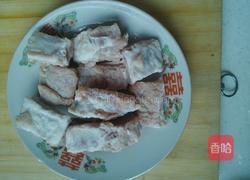 土豆烧排骨的做法图解1
