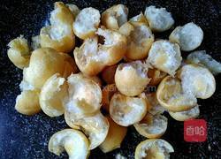 土豆烧油面筋的做法图解2