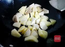 杏鲍菇焖土豆的做法图解5