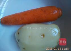 胡萝卜土豆饼的做法图解1