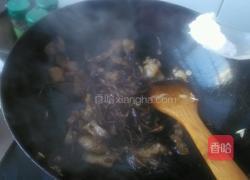 干煸茶树菇肉片的做法图解11