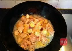 小鸡炖蘑菇的做法图解3