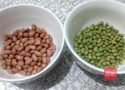 青豆花生米的做法图解1