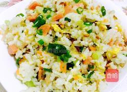 腊肉火腿肠炒饭的做法图解4