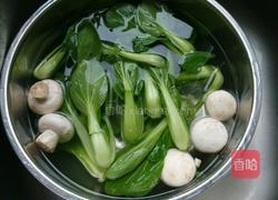 白菜耗蘑菇的做法图解1