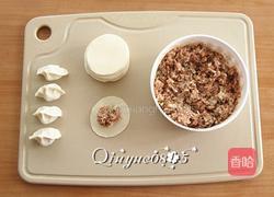 榛蘑猪肉馅饺子的做法图解5