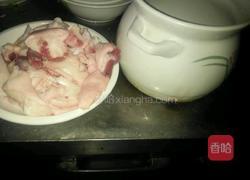 猪蹄黄豆汤的做法图解1