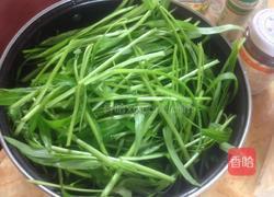 蒜蓉通心菜的做法图解1