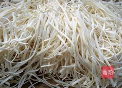 豆角焖面的做法图解1