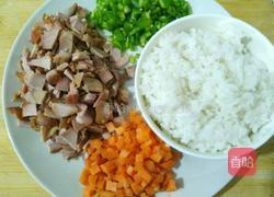 叉烧炒饭的做法图解1