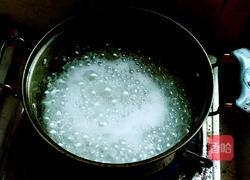 肉丝淋凉米粉的做法图解1