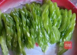 辣椒炒苦瓜肉的做法图解2