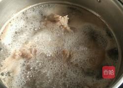 莲藕大骨汤的做法图解1