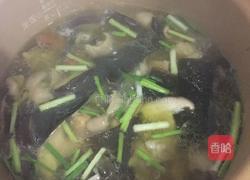 肥肠煲-肥肠海带汤-养生的做法图解3