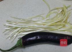 韭香茄子打卤面的做法图解3