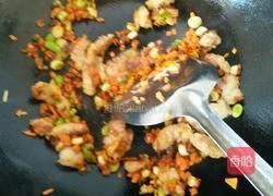 红罗卜蛋炒饭的做法图解6