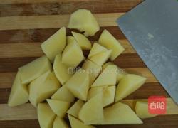 土豆炒鸡的做法图解2