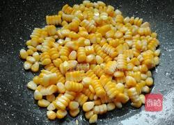 玉米炒松子的做法图解6