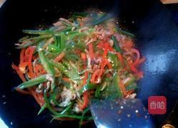 青红椒炒肉丝的做法图解10
