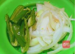 泰国风味炒章鱼虾仁的做法图解2