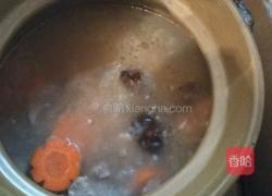 胡萝卜香菇骨头汤的做法图解7