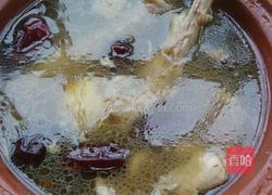 板粟红枣老母鸡汤的做法图解3