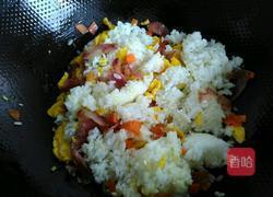 香肠鸡蛋炒饭的做法图解6
