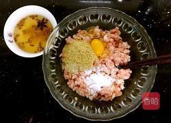 红烧狮子头的做法图解1