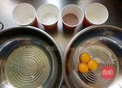 双味海绵小蛋糕的做法图解1