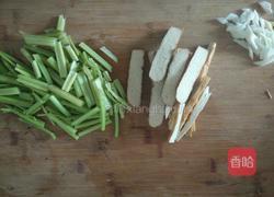 芹菜炒香干的做法图解1