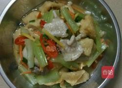 西芹炒干豆腐的做法图解4