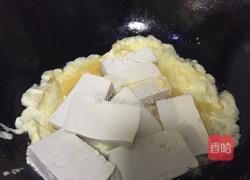 鸡蛋炒豆腐的做法图解4