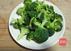凉拌西兰花的做法图解1