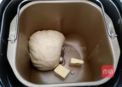 手撕炼乳面包的做法图解2