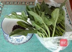 黑豆烩菠菜的做法图解1