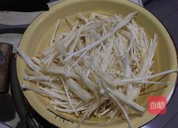 金针菇小鸡汤的做法图解3
