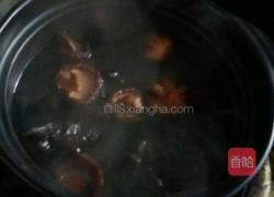 猪肉香菇饺子的做法图解2