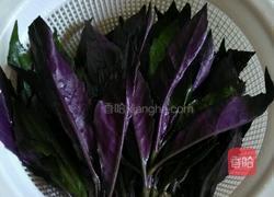 紫苏炒生粉肉的做法图解1