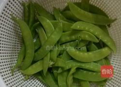 荷兰豆炒肉片的做法图解1